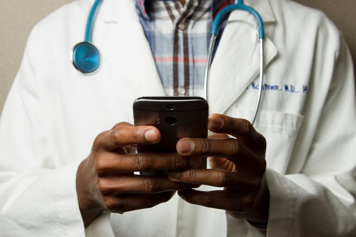 Chat Pasien Menumpuk di Klinik? Bagaimana Mengatasinya